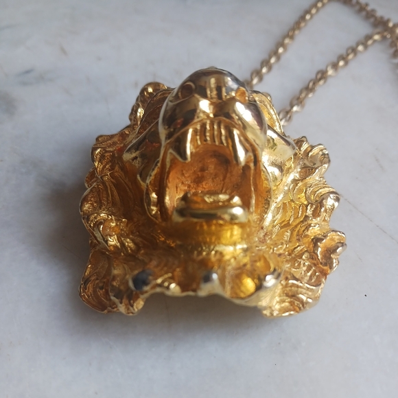 18 Kt Gold Plated Judith Leiber Lion Necklace Pin - Picture 6 of 12